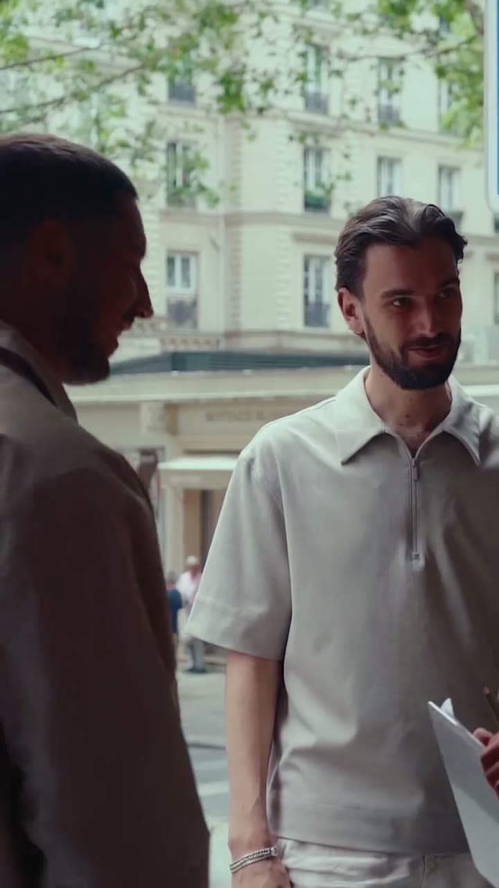 Deux invités devant le brunch OPPO × Kozy